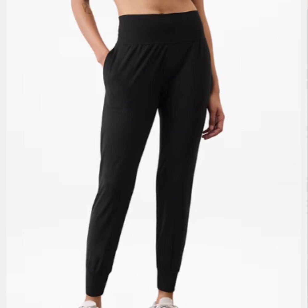 Salutation High Rise Jogger | Black